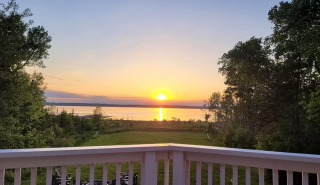 Starlit : Private 5 Acres Lakefront Cottage - Georgian Bay