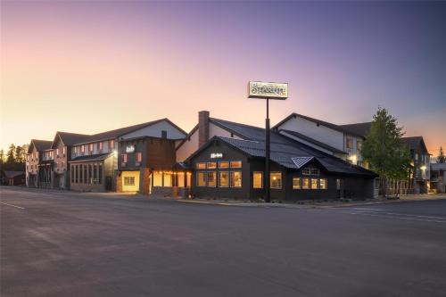 Starlite Yellowstone, Tapestry Collection by Hilton
