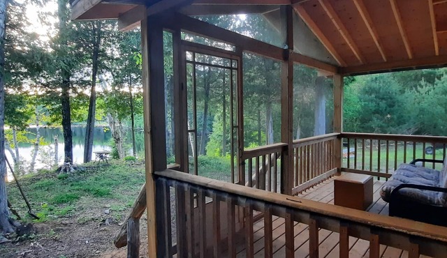 Starry Lake Dark Sky Oasis- Glorious Forest Retreat w/Private Lake and Trails