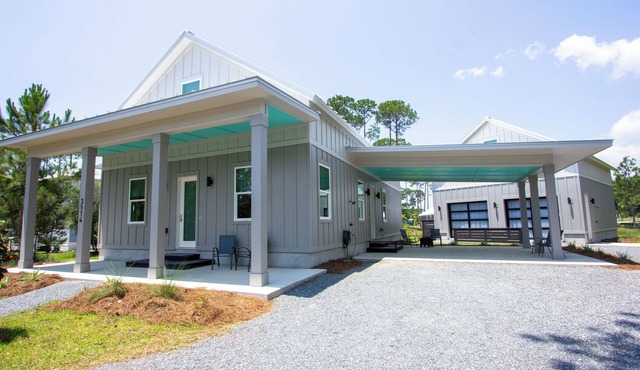 Starry Night: 3,800 sqft, 1-min to Beach! - Resort Pool, Dog Friendly!