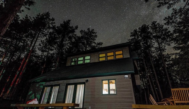 Starry Skies Sanctuary-Luxury Lakefront Home on Lake Geneserath w/Watercrafts