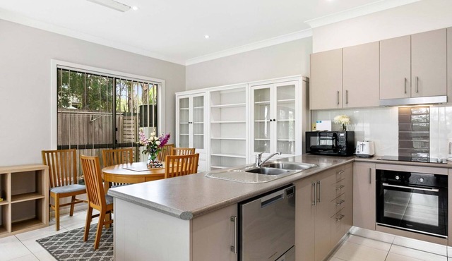 Stars on Torquay Road