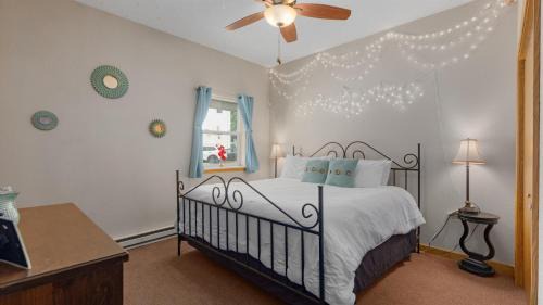 Starshine Condo - 2 Minute Walk to the Beach!