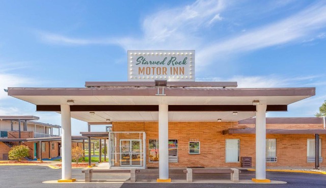 Starved Rock Motor Inn
