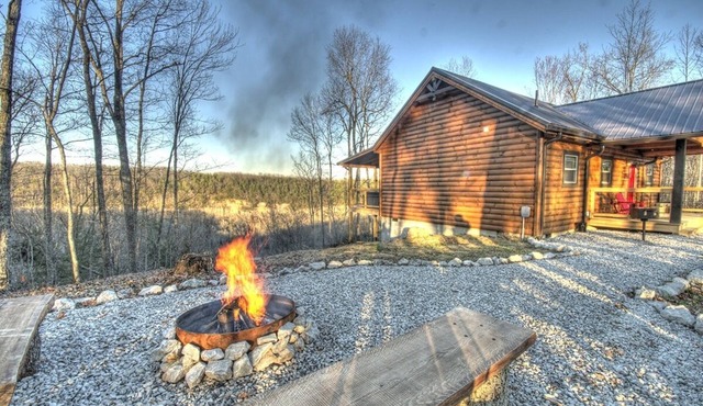 Starway to Heaven Cabin at Red River Gorge - Hot Tub - Great View