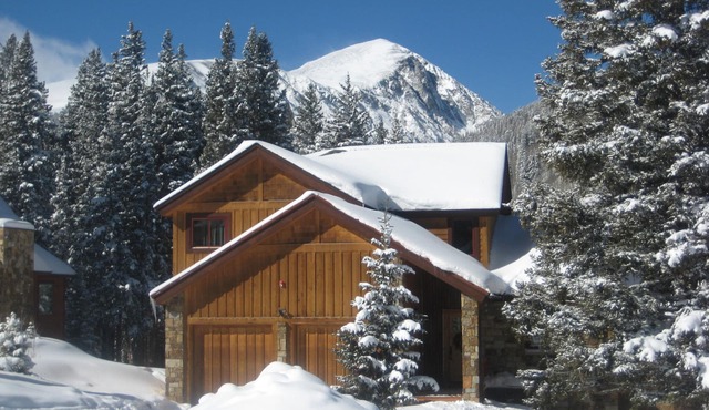 Starwood.mountain View! Hot Tub! Game Room! Quiet, Convenient, Colorado.