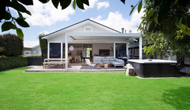 State-Of-The-Art Executive Home | Aircon & Spa