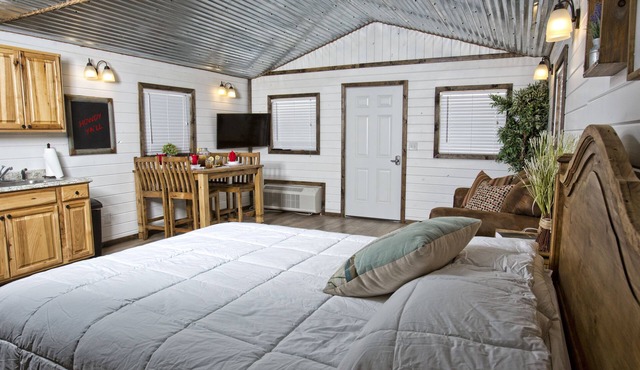 Stateline Cabins & RV