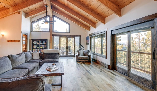 Stateline Mountain Cabin: 3 Mi to Heavenly Resort