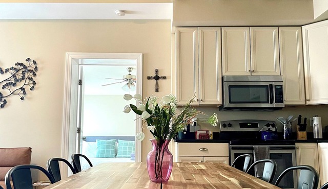 Station House East: Upscale Loft in the Historic District Cambridge, MD