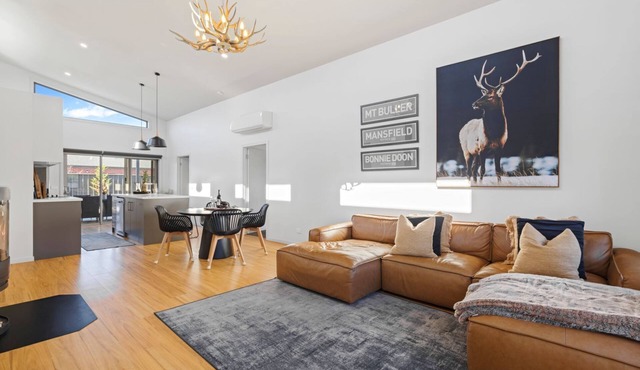 Station House - Mansfield - Sleeps 8