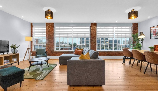 Station Skyline Two | By My Getaways