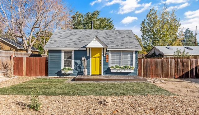 Stay 208: Gorgeous renovated modern farmhouse cottage