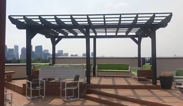 Stay A While at Centre Green - Free UG Parking!