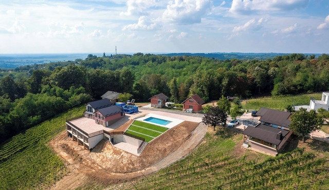 Stay among vineyards with a bathtub and nature views