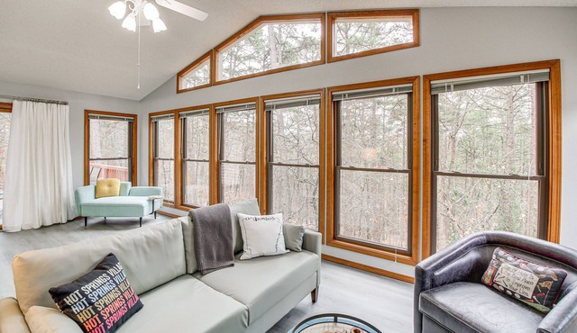'stay and Play' - Hot Springs Village Home!