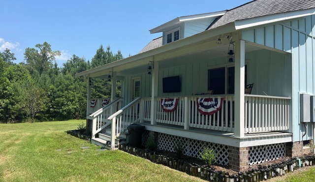 Stay and Play! Country Cottage Getaway with PRIVATE 3 Acre Swimming Pond