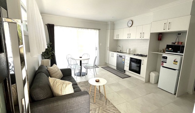 Stay and Relax 2 - is a private, new stylish cottage, in the Southern Highlands