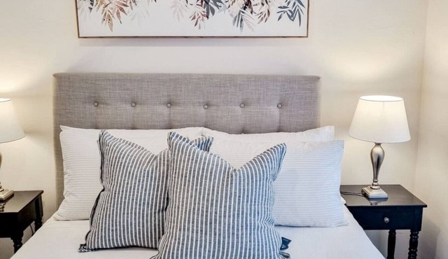 Stay at Beauty Point Wagga 5bdr 2bth magical views