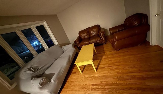 STAY AT FLAT CAD 39- Next to Airport, Transit, Park