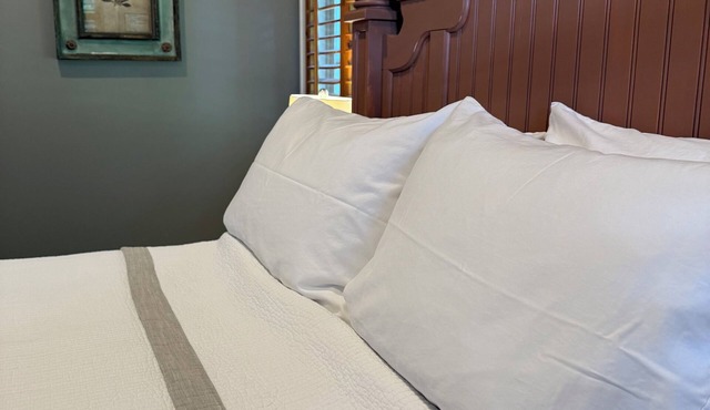 Stay at Frogmore Lodge – Stylish Comfort in a Peaceful Setting