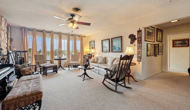 Stay at Grandmas Entire Home with Yard & Balcony
