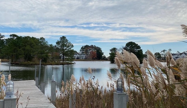 Stay at Heron Cove located in popular Mallard Lakes!