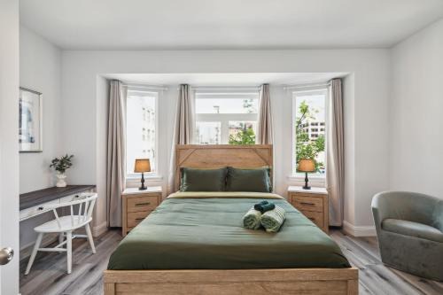 Stay at Luna at Convention Center