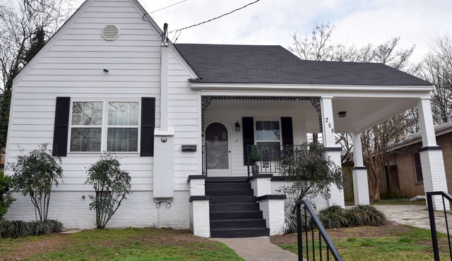 Stay at Spa City Cottage!