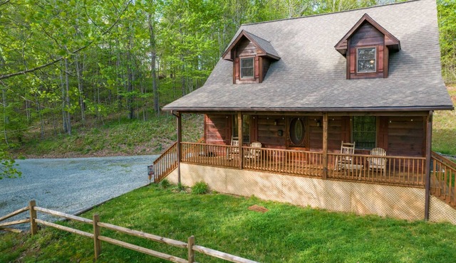 Stay at The GOAT! New listing between Boone and West Jefferson!