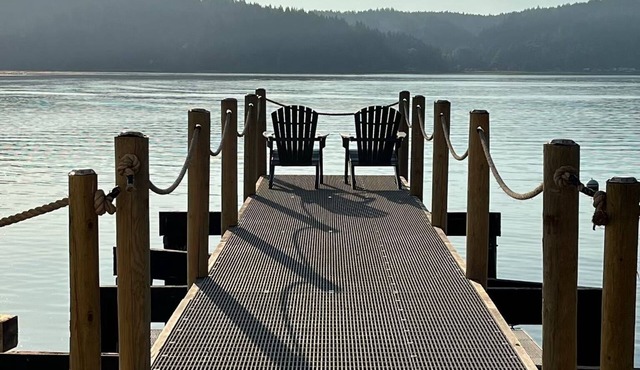 Stay at the historic Hoodsport House located on the beautiful Hood Canal!