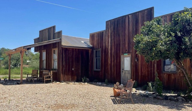Stay at the JH Smith Historic Landmark in the heart of Dragoon