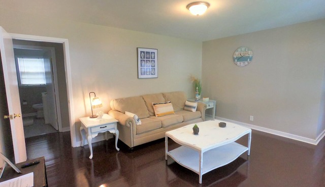 Stay at the Meadows - Remodeled 12 Min to DT