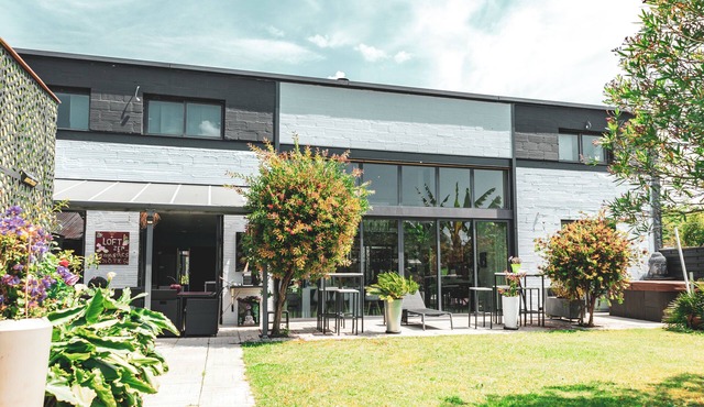 STAY AT THE ZEN LOFT