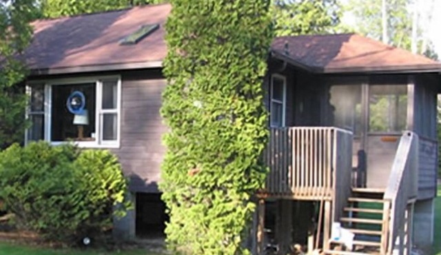 Stay at this cozy cottage perfect for couples!