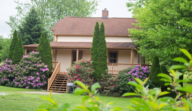 Stay at this Historic Farmhouse at SanaView Farms in the Laurel Mountains!
