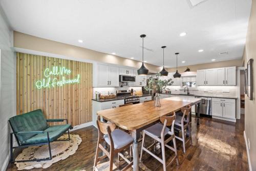 Stay at this Old Fashion House in Bardstown