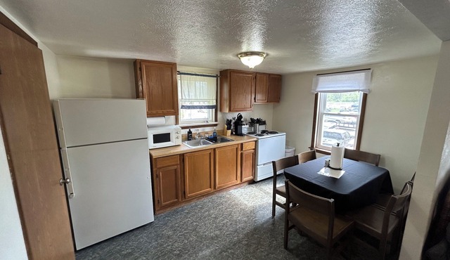 Stay at this Port Clinton guest unit w/boat/trailer parking & plug in, AC, WiFi!