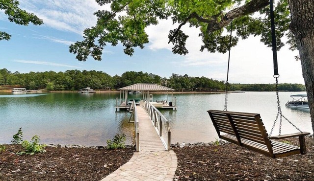 Stay awhile and RELAX at Lake Keowee, Clemson and the mountains!nThe 5 Seasons