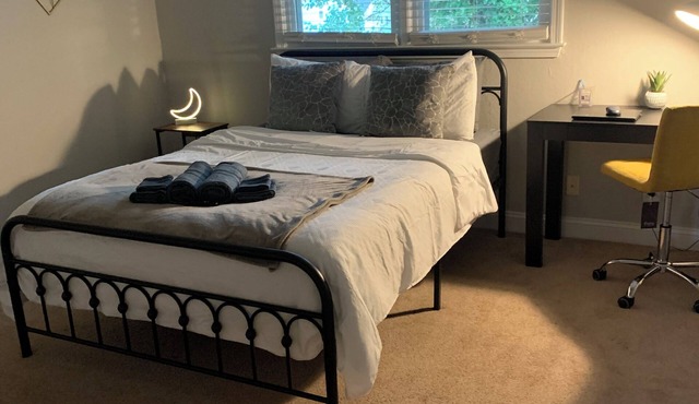 Stay Awhile Center City Charlotte minutes away, Noda area