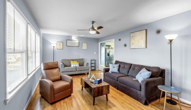 Stay Awhile Charming Greensboro House Close to Must-See Places