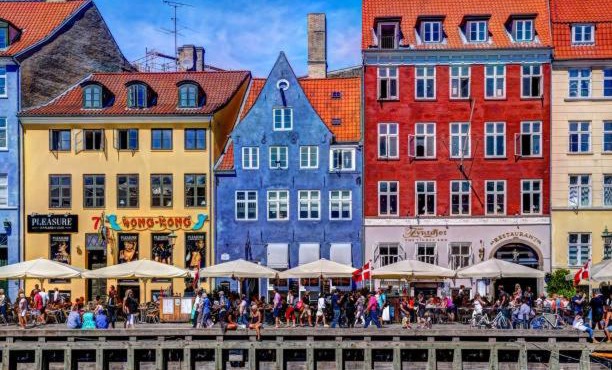 Stay Central - Steps From Nyhavn & Near Tivoli