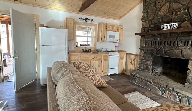 Stay comfortable for 6 in the beauty of the Ozarks and the heart of adventures