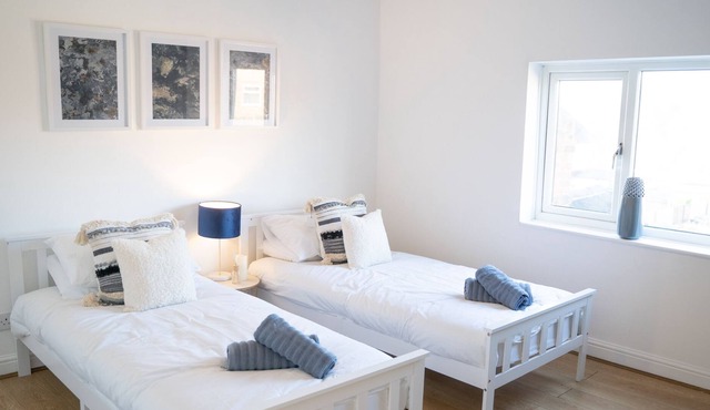 Stay @ Cross Street Tamworth - 3 Bedroom House