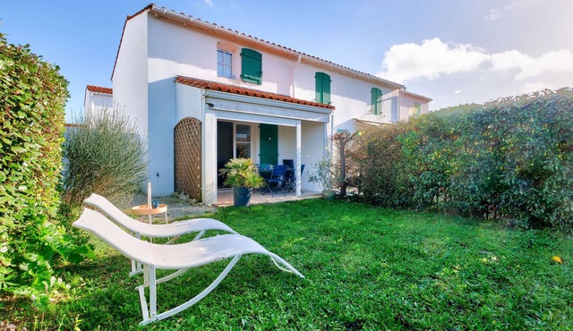 Stay for 4 with swimming pool, near thermal baths