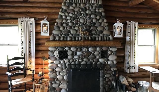 Stay in a classic American log cabin on Lake Superior’s North Shore