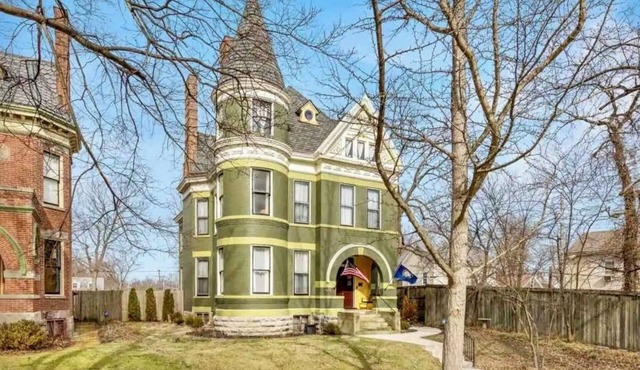 Stay in a Historic Charm in the Heart of Lexington