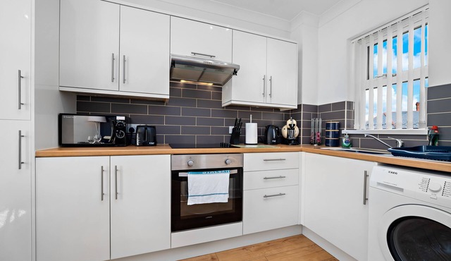 Stay In Cardiff Canton St. John's Court Apartment