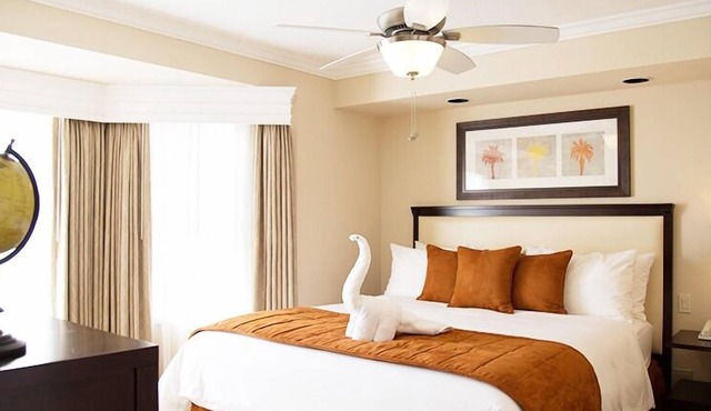 Stay in Coronado's Best! Spacious Two Bedroom Unit with Kitchenette!