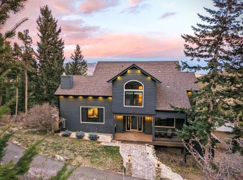 Stay in Evergreen - Denver Mountain Escape